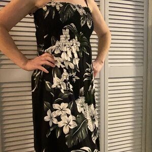 Favant (121516) Hawaiian Dress -One Size in Back with white flowers